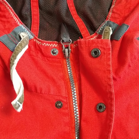 G.I.G.A. DX Red Hooded Pullover Jacket - Picture 4 of 8